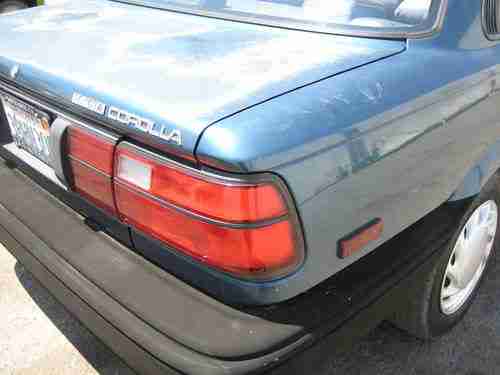 1992 Toyota Corolla DLX Sedan 4-Door 1.6L, NO RESERVE, image 4