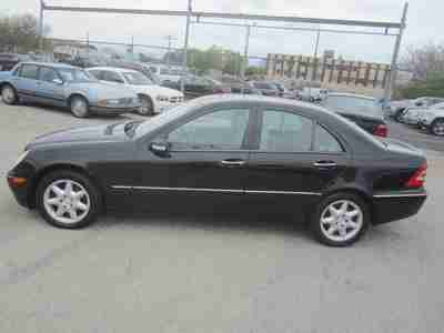 C240 4MATIC 2.6L AWD Black Light Grey Leather Sunroof Smoke free One owner, image 3