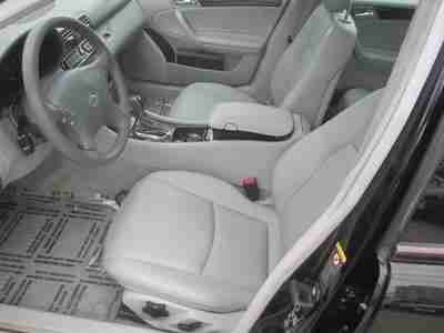 C240 4MATIC 2.6L AWD Black Light Grey Leather Sunroof Smoke free One owner, image 14