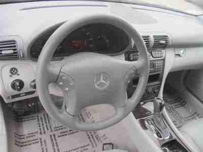 C240 4MATIC 2.6L AWD Black Light Grey Leather Sunroof Smoke free One owner, image 17