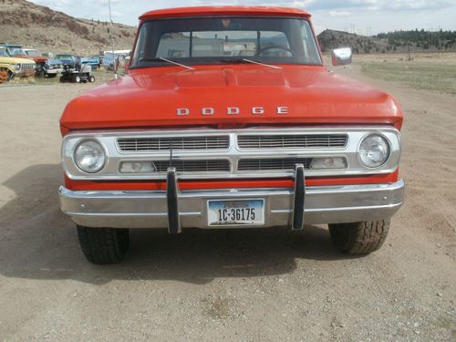 1971 dodge  power wagon 4x4