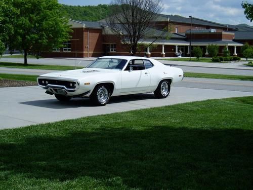 1971 plymouth road runner..63k miles..original paint..build sheet..#'s match..