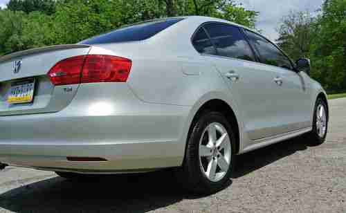 2011 Jetta TDI SEL, 6 Speed, NAV, only 9K miles, 1 owner, LOOK!!!!, image 5