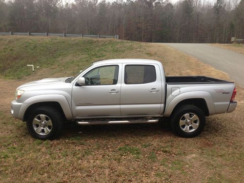 2005 toyota tacoma pre runner crew cab pickup 4-door 4.0l