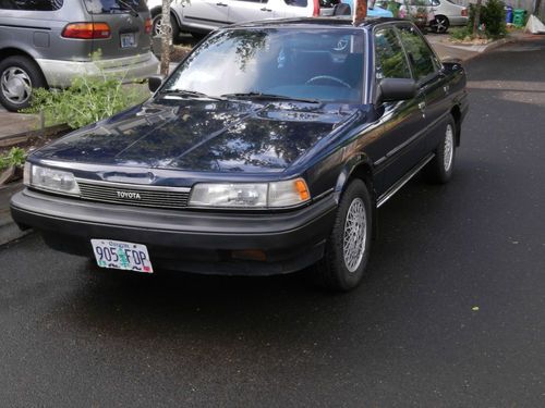 1989 toyota camry le sedan 4-door 2.0l