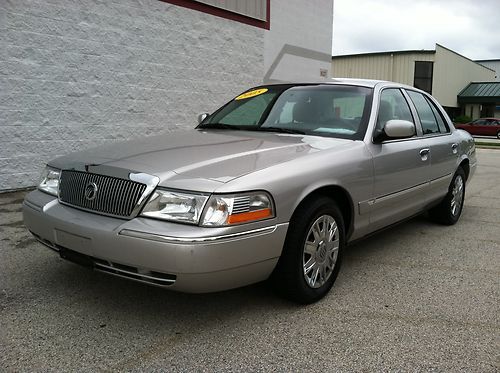 05~grand marquis gs~very clean inside and out~new tires~runs perfect~no reserve!