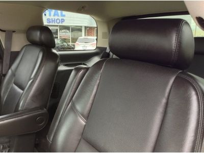 2010 GMC YUKON DENALI AWD, image 11