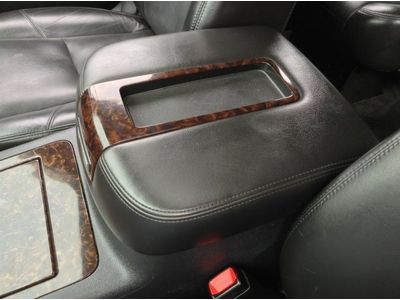 2010 GMC YUKON DENALI AWD, image 29