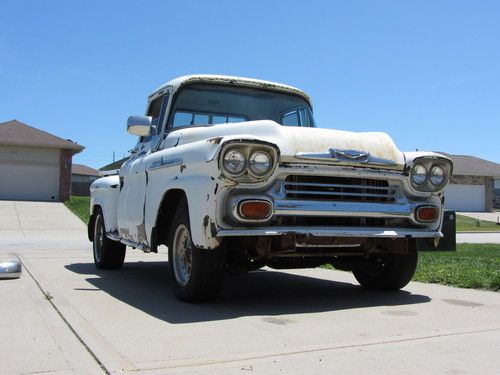 Chevrolet : other pickups apache