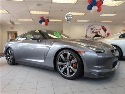 2010 nissan gt-r coupe premium