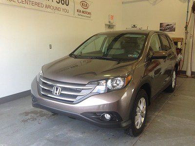 Cr-v, smoke free, clean, one owner, clean carfax, 4x4, honda