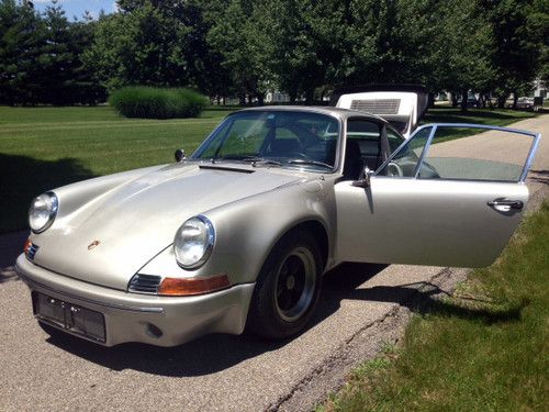 1969 PORSCHE 911 E COUPE (RARE! FACTORY SUNROOF)-LOW RESERVE!!!!, image 14