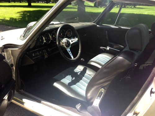 1969 PORSCHE 911 E COUPE (RARE! FACTORY SUNROOF)-LOW RESERVE!!!!, image 19