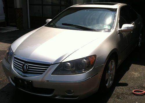 2005 acura rl sh-awd w/nav clean title has rear end damage