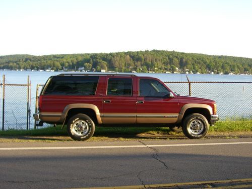 Turbo diesel 4x4 2500 3/4 ton rare 6.5l chevy gm clean 7 passenger  in pa