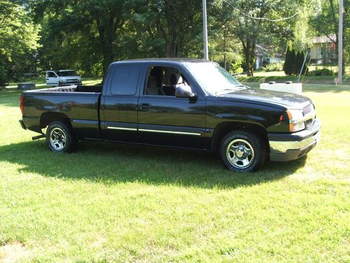 2003 chevy silverado 1500 black 2wheel dr.