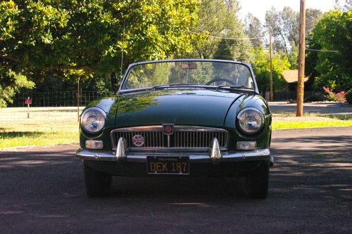 1963 MGB Convertible/Roadster British Racing Green Beauty, image 2