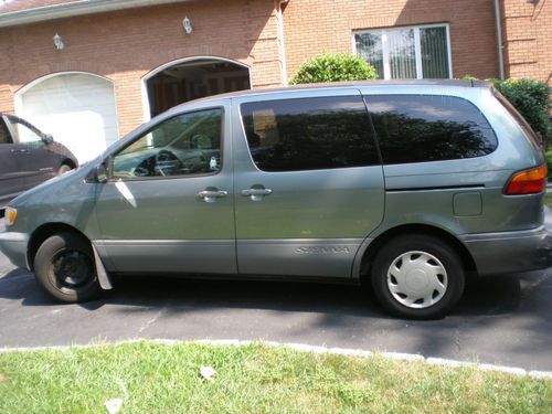 2000 Toyota Sienna CE Mini Passenger Van 5-Door 3.0L, image 3
