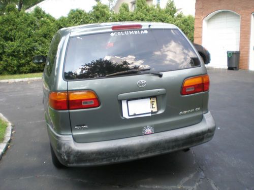 2000 Toyota Sienna CE Mini Passenger Van 5-Door 3.0L, image 4