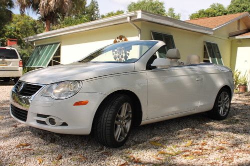 2008 volkswagen eos lux convertible 2-door 2.0l