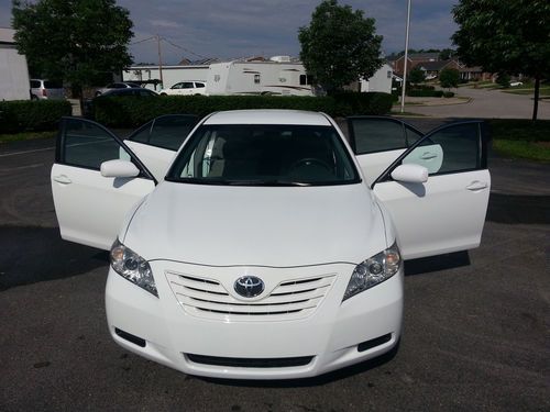 2009 Toyota Camry LE Sedan 4-Door 2.4L, image 7