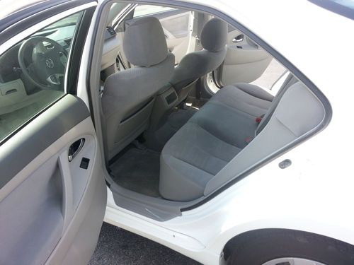 2009 Toyota Camry LE Sedan 4-Door 2.4L, image 9
