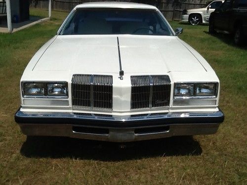 1976 oldsmobile cutlass salon base coupe 2-door 5.7l