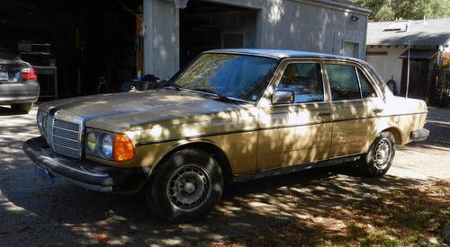 1983 Mercedes 300D  Turbodiesel Sedan,  W123, image 3