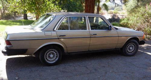 1983 Mercedes 300D  Turbodiesel Sedan,  W123, image 4