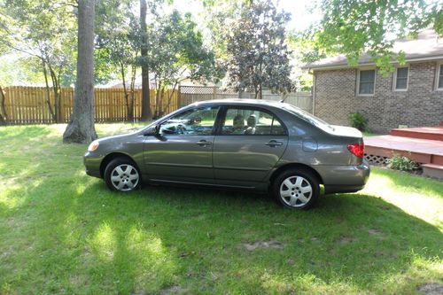 2005 toyota corolla le sedan 4-door 1.8l low miles, no reserve, one owner!!!!!!!