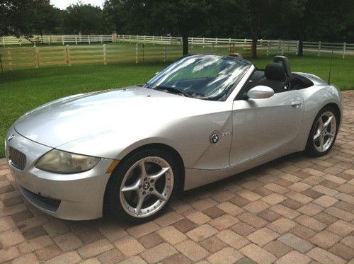 Mint 2006 bmw z4 roadster, 3.0 sport pkg, 69k miles, auto, power top, lo reserve