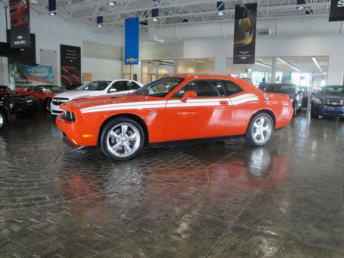 One owner accident free 2010 challenger r/t leather moonroof 6-spd low miles!