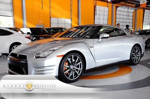 13 nissan gtr premium 11k bose nav rear-cam keyless
