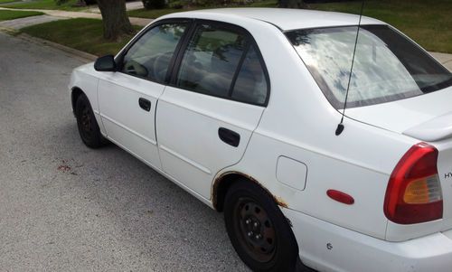 2001 hyundai accent gl sedan 4-door 1.6l