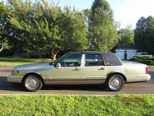 1997 lincoln town car signature sedan 4-door 4.6l no reserve