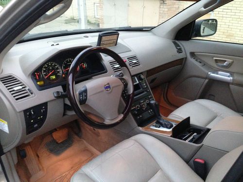2005 Volvo XC90 T6 Sport Utility 4-Door 2.9L, image 9