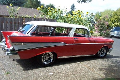 1957 Chevrolet Nomad Bel Air, image 2