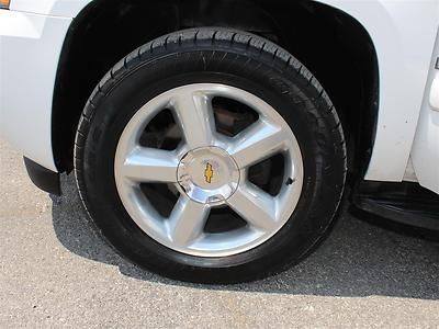 LTZ 4x4 FlexFuel Leather 3rd Row Sunroof DVD MP3 XM OnStar Navigation Camera, image 9