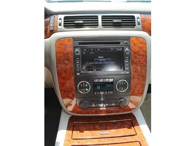 LTZ 4x4 FlexFuel Leather 3rd Row Sunroof DVD MP3 XM OnStar Navigation Camera, image 22