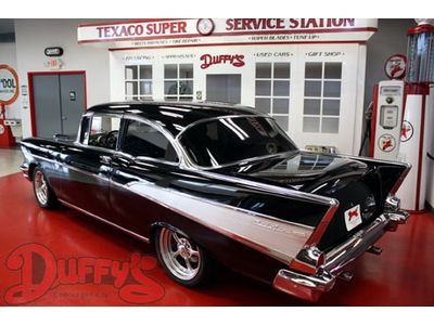 1957 Chevrolet Bel Air Sedan Black, image 2