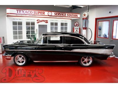 1957 Chevrolet Bel Air Sedan Black, image 3