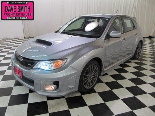 2012 impreza leather seats sunroof cd player a/c mp3 ready