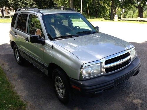 2003 chevrolet tracker 4-door 4x4