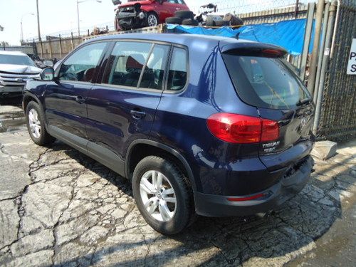 2012 volkswagen tiguan 2.0 tsi 4motion - salvage/repairable - runs/drives