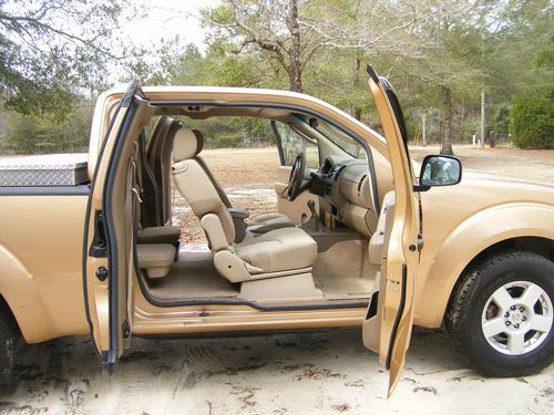 2005 Nissan Frontier Truck, image 5