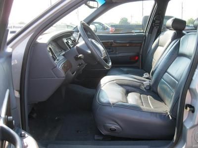 4dr Sdn LS 4.6L Power Windows Power Door Locks Tilt Wheel Cruise Control Compass, image 6