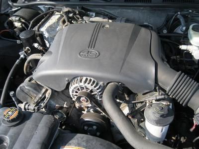 4dr Sdn LS 4.6L Power Windows Power Door Locks Tilt Wheel Cruise Control Compass, image 11