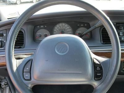 4dr Sdn LS 4.6L Power Windows Power Door Locks Tilt Wheel Cruise Control Compass, image 15