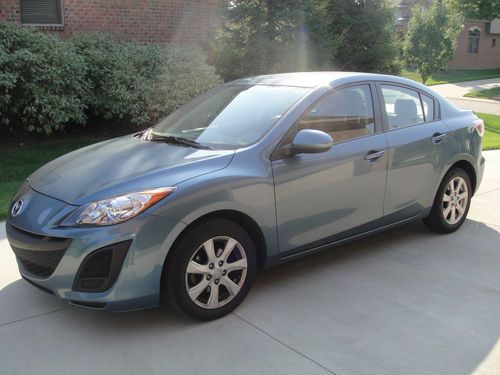 2011 mazda 3 i sedan 4-door 2.0l blue great condition 1 owner 66k miles