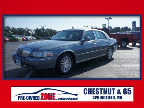 2004 lincoln town car signature